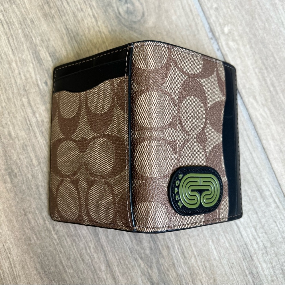 Coach Magnetic Card Case In Signature Canvas With Coach Patch - Picture 3 of 8